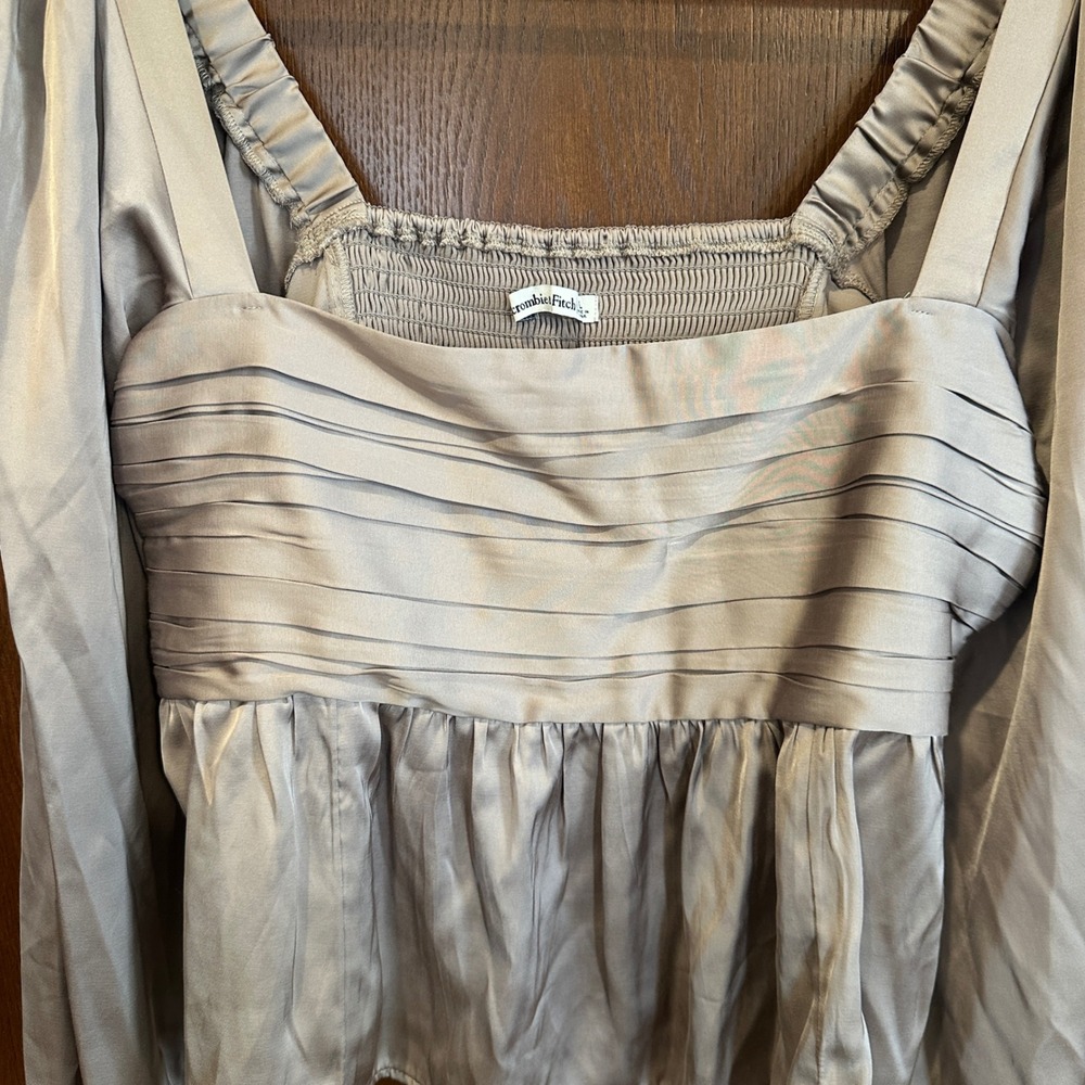 Abercrombie & Fitch Champagne Satin Pleated Square Neck Peplum Top Large L - Picture 2 of 7